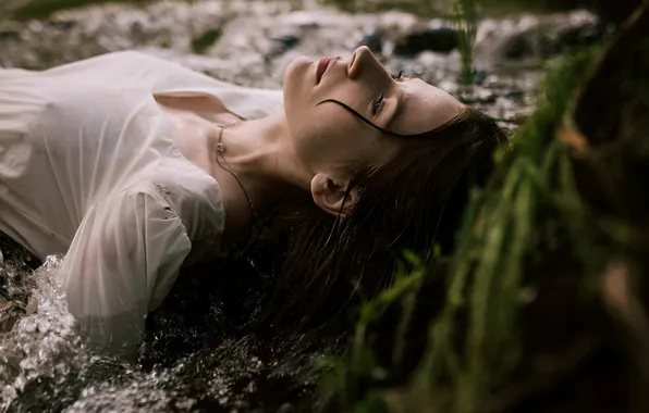 Вода, девушка, мокрая, брюнетка, лежит, профиль, красивая