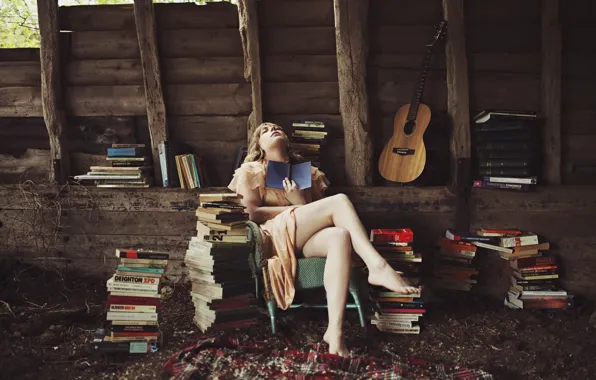 Картинка девушка, книги, гитара