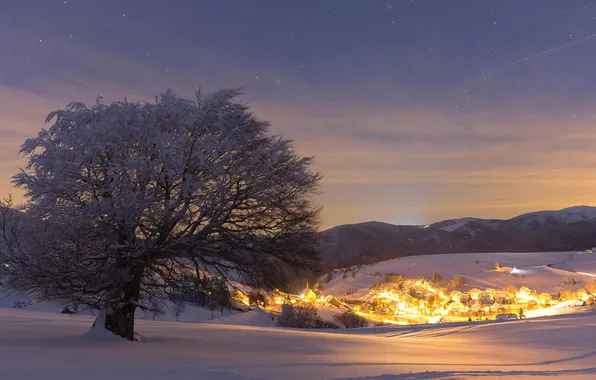 Картинка зима, небо, звезды, снег, горы, огни, Германия, деревня