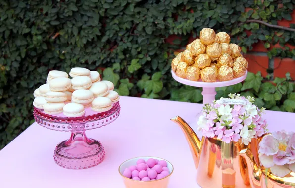 Цветы, стол, шоколад, конфеты, вазы, драже, macaron
