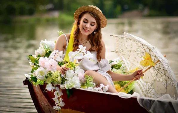 Картинка девушка, цветы, поза, улыбка, зонтик, настроение, лодка, шляпка