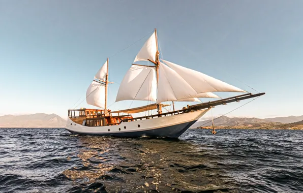 Океан, побережье, корабль, парусник, Индонезия, ocean, Luxury Boat, остров Комодо