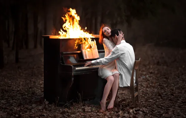 Картинка лес, девушка, настроение, огонь, листва, ситуация, парень, фортепиано