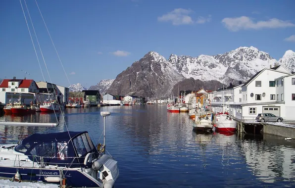 Картинка скалы, Норвегия, катера, поселок, рыбачий