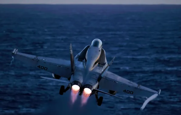 Hornet, палубный истребитель-бомбардировщик, McDonnell Douglas, FA-18