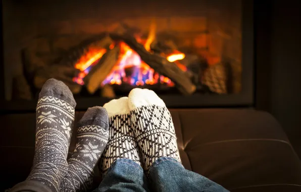Картинка romantic, comfort, home, fireplace, socks, feet, relaxing, warming
