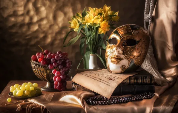 Цветы, лицо, листок, книги, букет, маска, виноград, бусы