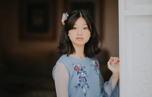 Взгляд, brown eyes, карие глаза, look, цветок в волосах, милая азиатка, young beauty, юная красавица
