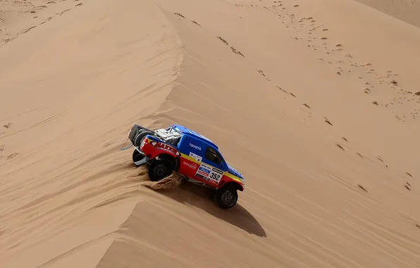 Картинка Песок, Машина, Toyota, Rally, Dakar, Дакар, Дюна, Подъем