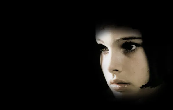 Картинка Natalie Portman, women, face, Leon, black background, actress, children, celebrity