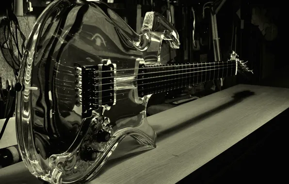Картинка отражение, гитара