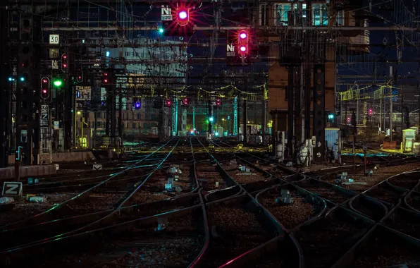 Картинка железные дороги, светофоры, линии электропередач, железнодорожный вокзал
