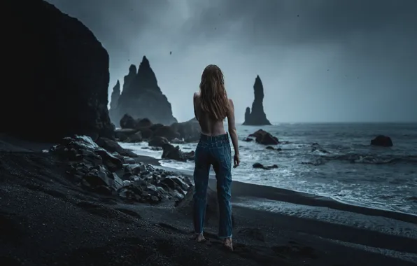 Девушка, скалы, берег, Исландия, чёрный песок, All Is Violent, Camille Marotte, All Is Bright