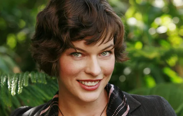 Картинка взгляд, девушка, модель, портрет, актриса, Милла Йовович, Milla Jovovich