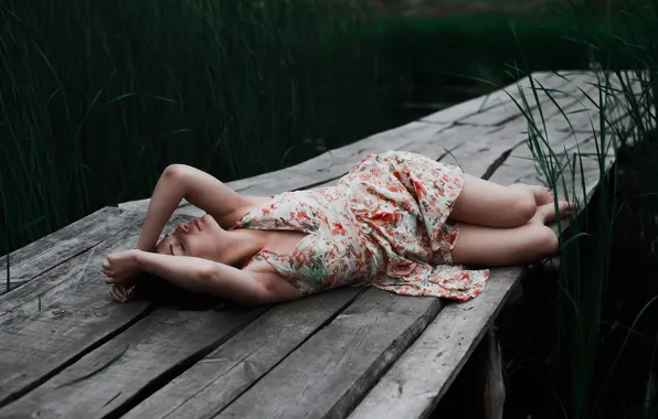 Картинка девушка, отдых, доски, платье, ножки, Yarik Urban