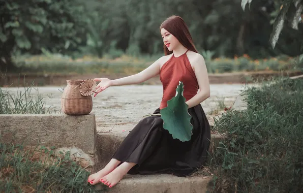 Трава, девушка, природа, улыбка, ноги, листок, ступени, горшок