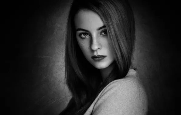 Взгляд, веснушки, прелесть, natural light, чб фотопортрет