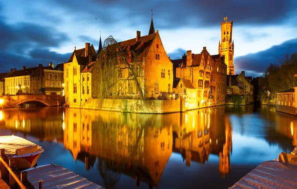 Картинка ночь, мост, огни, лодка, дома, канал, Бельгия, Брюгге