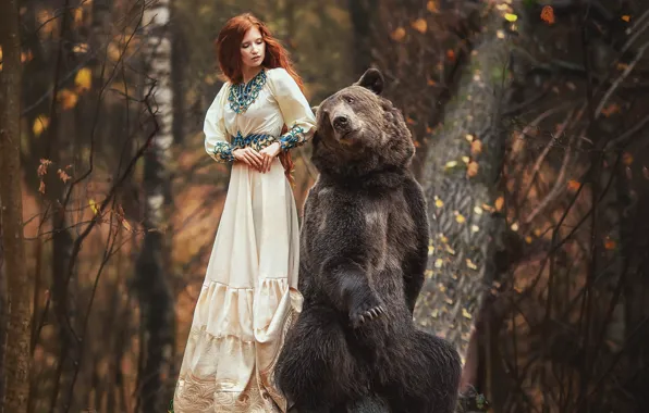 Картинка осень, лес, девушка, поза, платье, медведь, рыжая, рыжеволосая