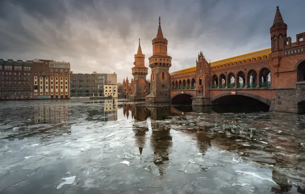 Картинка мост, город, река, лёд, Германия, башни, арки, Берлин