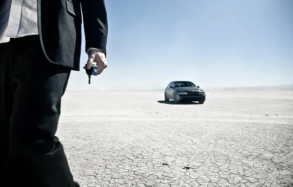 Картинка авто, пустыня, человек, BMW