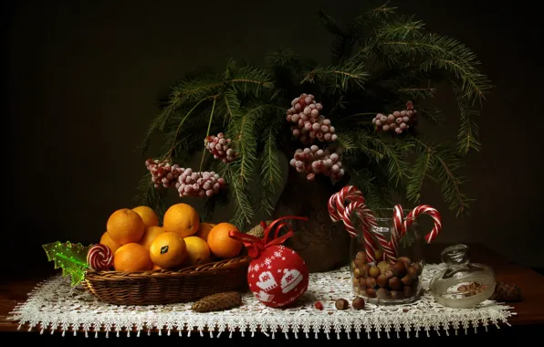 Ветки, ягоды, игрушка, новый год, шар, рождество, ель, конфеты
