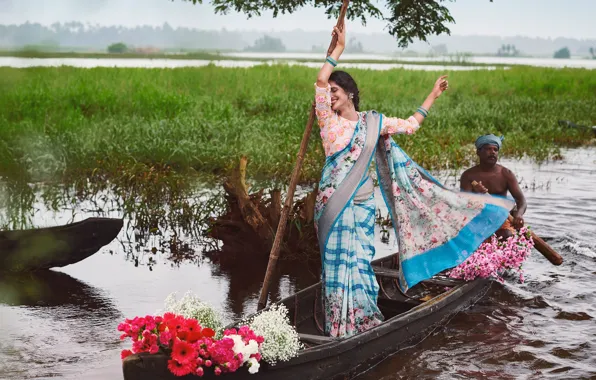 Smile, pose, bollywood, saree, indian actress, Vartika singh
