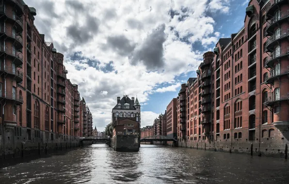 Картинка город, река, архитектура, Гамбург, Шпайхерштадт