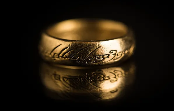 Надписи, темный фон, властелин колец, кольцо, золотое