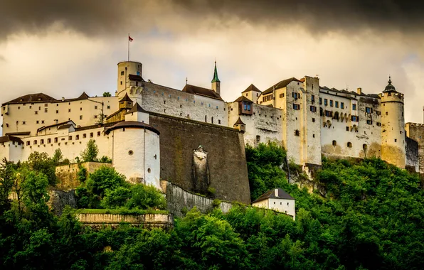 Картинка зелень, тучи, Австрия, крепость, Festung Hohensalzburg, Хоэнзальцбург