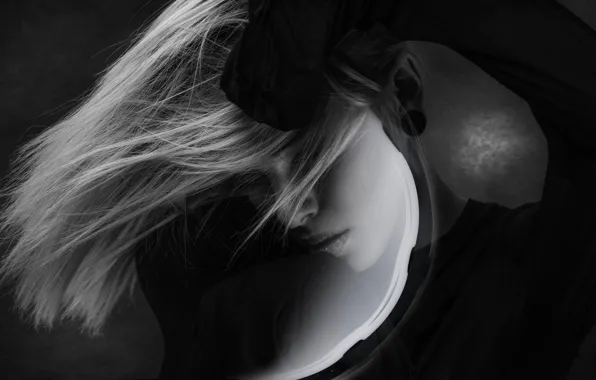 БЛОНДИНКА, ВОЛОСЫ, ЛИЦО, ЧЁРНОБЕЛЫЙ КАДР, by Joachim Bergauer