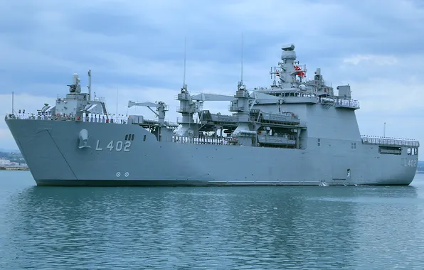 Десантный корабль, ВМС Турции, TCG Bayraktar
