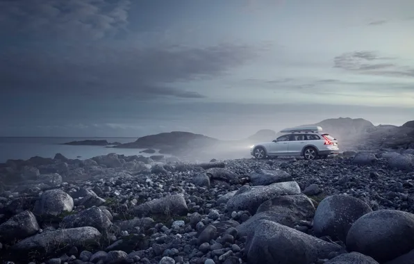 Туман, камни, побережье, Cross Country, Volvo V90