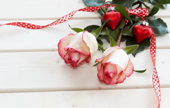 Картинка цветы, праздник, доски, розы, лента, сердечки