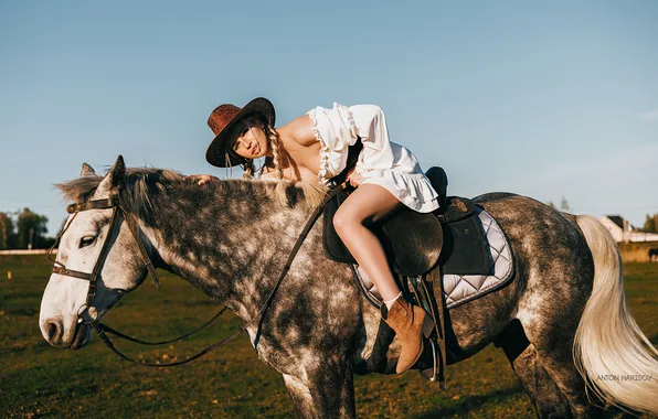 Девушка, sky, field, model, women, horse, blonde, white dress