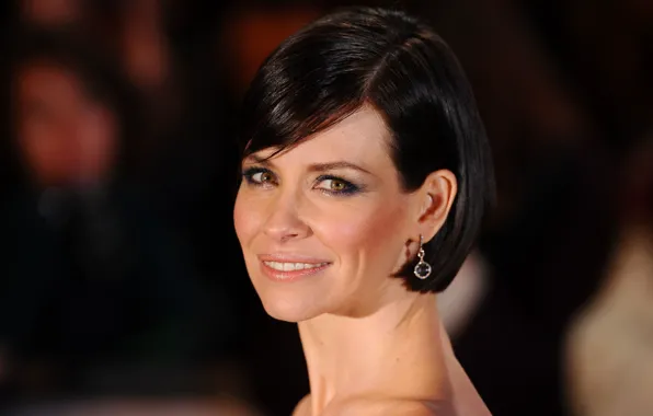 Взгляд, поза, улыбка, портрет, актриса, брюнетка, Evangeline Lilly, фотосессия