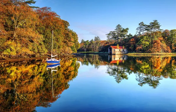Картинка осень, озеро, лодка, яхта, домик, Ирландия, графство Мейо