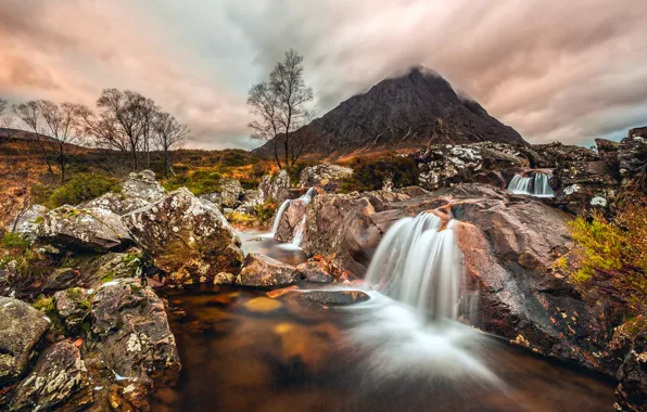 Облака, камни, гора, поток, Шотландия, Buachaille Etive Mòr, Северо-Шотландское нагорье
