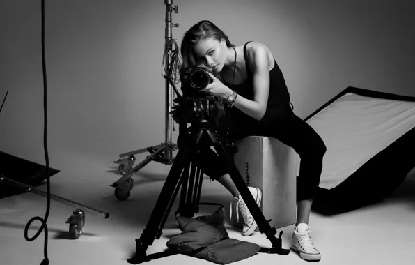 Картинка black&white, girl, canon, photographer, camera, model, hair, look