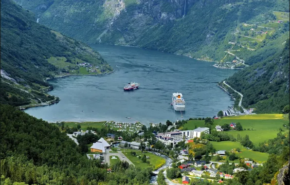 Горы, поля, дома, корабли, Норвегия, панорама, леса, фьорд