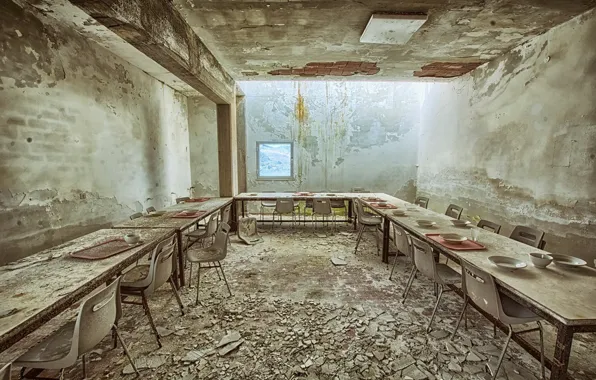 Стулья, столы, столовая