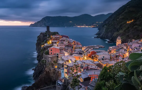Картинка море, горы, побережье, здания, дома, вечер, Италия, Italy