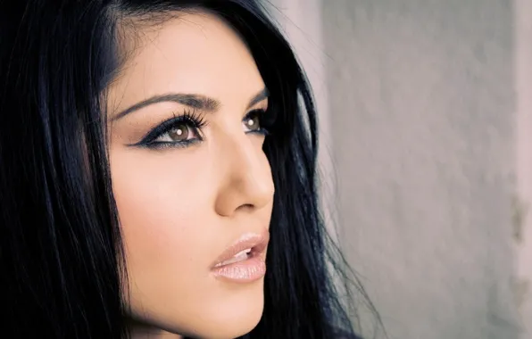 Картинка взгляд, лицо, модель, брюнетка, Sunny Leone