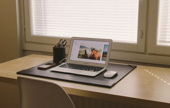 Стол, место, мышка, окно, рабочее, macbook, макбук