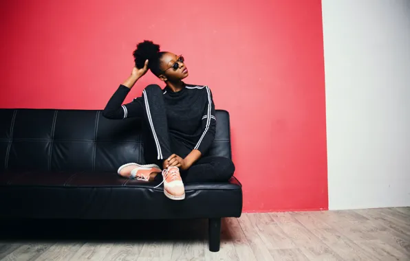 Отдых, кеды, красотка, leisure, негритянка, black woman, sunglasses, sneakers