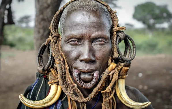 Portrait, Ethiopia, Mursi woman