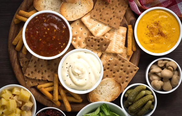 Грибы, крекеры, огурцы, ассорти, закуски, соусы, галеты