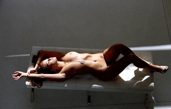 Грудь, ноги, голая, тело, фигура, сиськи, лежит, hot