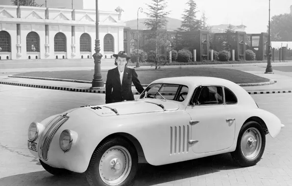Женщина, черно-белое фото, начало, 328 Mille Miglia Touring Coupe