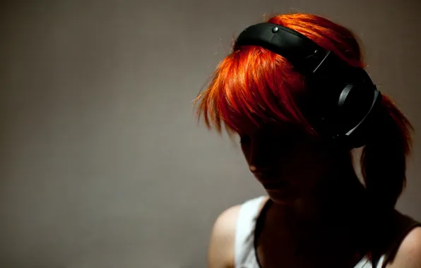 Картинка girl, rude, Hayley Williams, headphones, рыжая